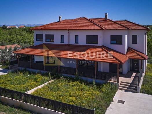 Haus zum Kauf 620.000 € 7 Zimmer 241 m² Murvica, Policnik Policnik