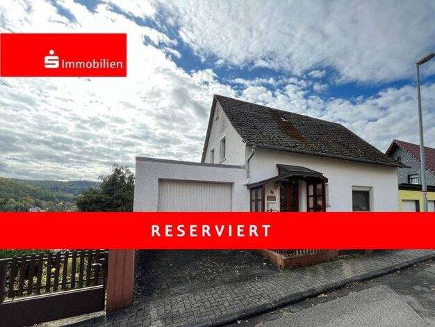 Einfamilienhaus zum Kauf 215.000 € 5 Zimmer 110 m² 692 m² Grundstück frei ab sofort Uckersdorf Herborn 35745