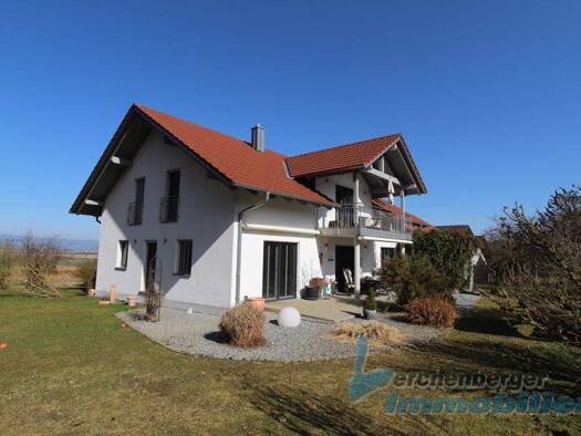 Einfamilienhaus zur Miete 1.400 € 8 Zimmer 195 m² 800 m² Grundstück frei ab 01.05.2026 Osterhofen 94486