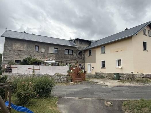 Mehrfamilienhaus zum Kauf 319.000 € 435,5 m² 795 m² Grundstück Neusorg 95700