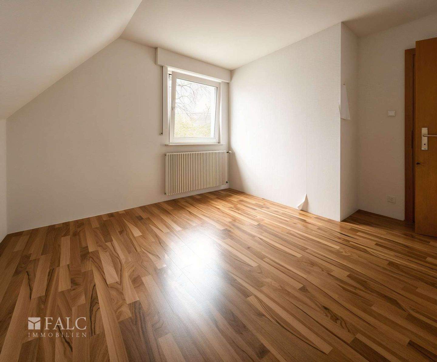 Immobilie in Wenden - Freistehendes Einfamilienhaus mit Garten - ideal für junge Familien - Bild 1