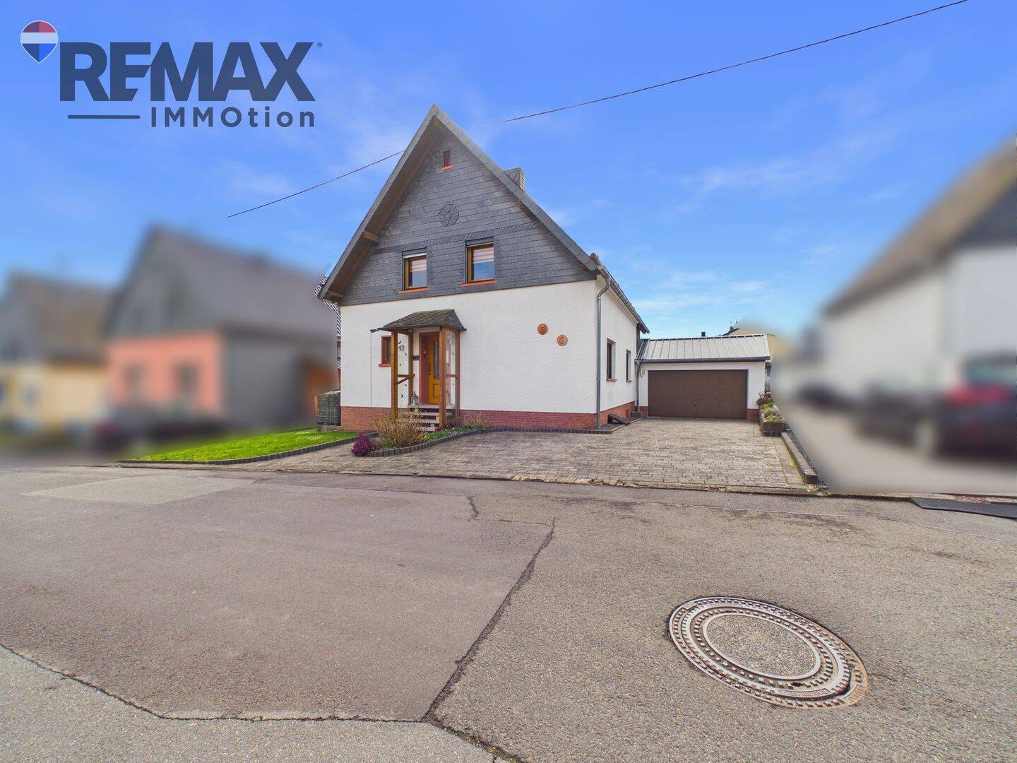 Immobilie in Reinsfeld - Gepflegtes Einfamilienhaus mit schönem Garten inkl. Doppelgarage und moderner PV-Anlage - Bild 1