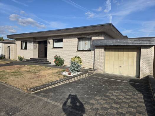 Bungalow zum Kauf 485.000 € 4 Zimmer 147,7 m² 664 m² Grundstück Angelsdorf Elsdorf 50189