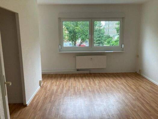 Wohnung zur Miete 230 € 1 Zimmer 32,3 m² 1. Geschoss frei ab 15.01.2026 Franz-Stephan-Straße 33 Lusan Gera 07549