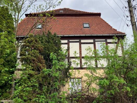 Mehrfamilienhaus zum Kauf provisionsfrei 28.000 € 11 Zimmer 320 m² 472 m² Grundstück frei ab sofort Striegnitzer Straße 7 Striegnitz Lommatzsch 01623