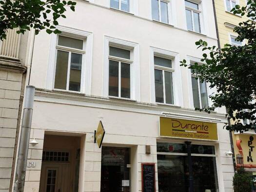 Wohn- und Geschäftshaus zum Kauf als Kapitalanlage geeignet 2.405 € 7 Zimmer 370 m² teilbar von 92 m² bis 370 m² Puschkinstr. 69 Altstadt Schwerin 19055