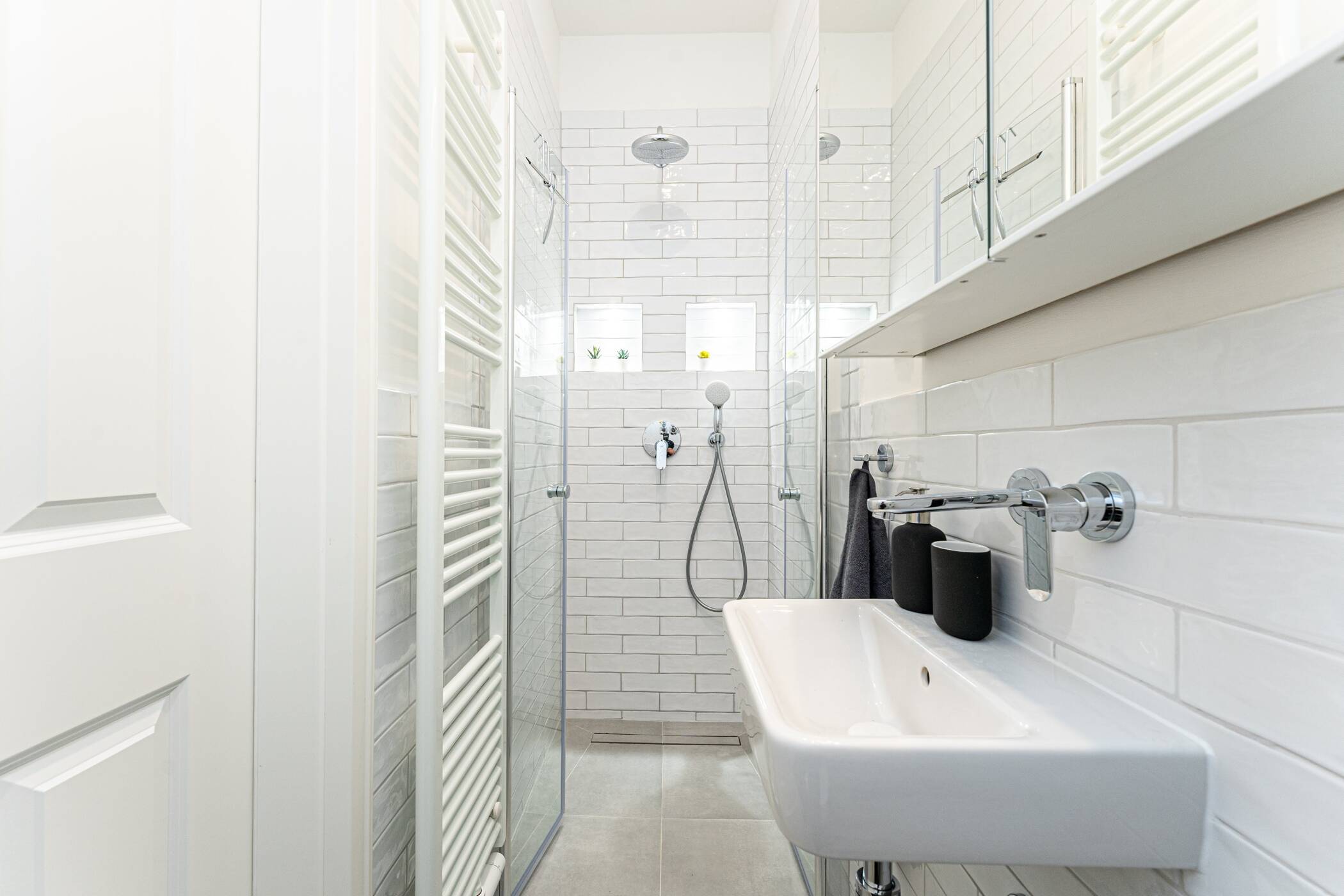 First occupancy: completely renovated studio apartment with garden in a new building in Berlin – Berlin – Vorschaubild 9