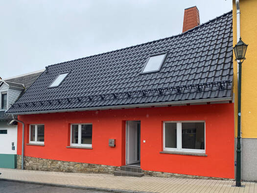 Einfamilienhaus zur Miete 1.100 € 4 Zimmer 140 m² 1.225 m² Grundstück Schleiz 07907