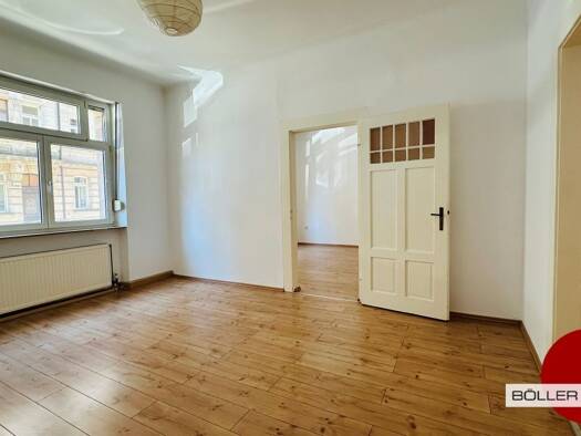 Wohnung zum Kauf 227.000 € 3 Zimmer 74 m² 4 Geschosse frei ab sofort Innenstadt Fürth 90762