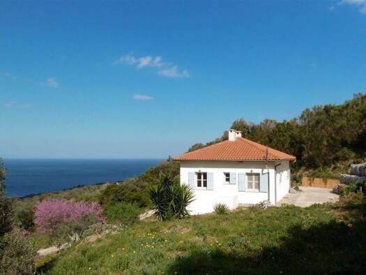 Haus zum Kauf 325.000 € 5 Zimmer 100 m² 4.040 m² Grundstück South Pilio Municipality 370 06