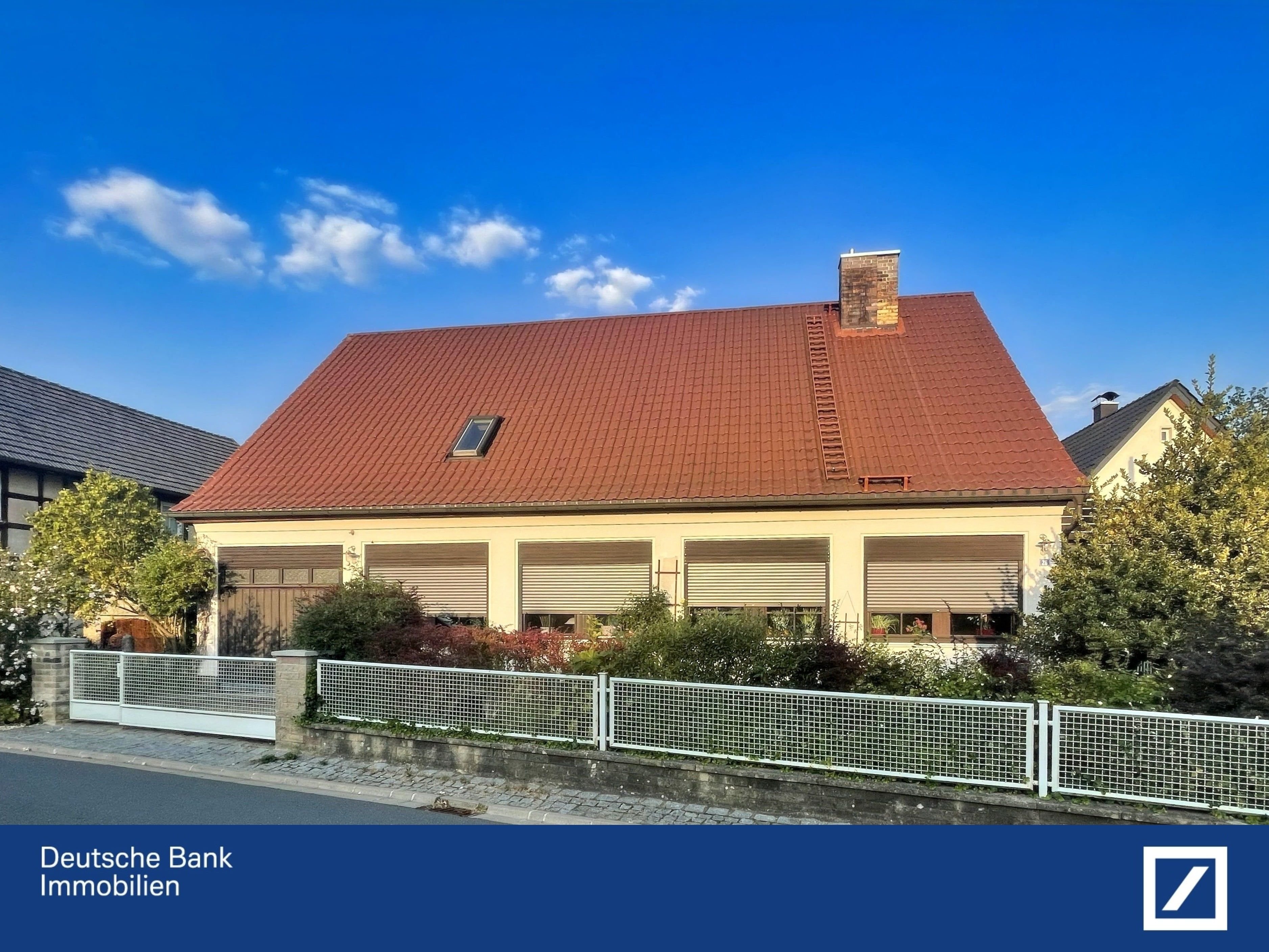 Bungalow zum Kauf 295.000 € 6 Zimmer 155 m²<br/>Wohnfläche 400 m²<br/>Grundstück ab sofort<br/>Verfügbarkeit Schmeilsdorf Mainleus 95336