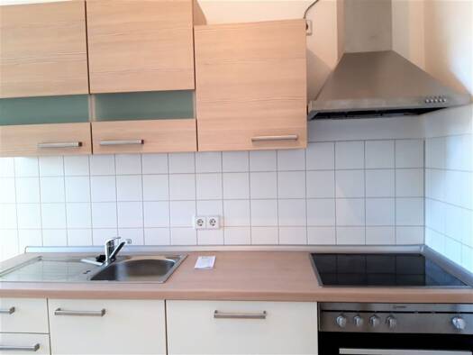 Wohnung zur Miete 284 € 2 Zimmer 59 m² 2. Geschoss frei ab sofort Reineckerstraße 70 Gablenz Gablenz 09126