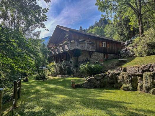 Gastronomie/Hotel zum Kauf 975.000 € 3.113 m² Grundstück Seytroux 74430
