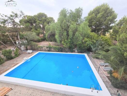 Chalet zum Kauf 480.000 € 7 Zimmer 320 m² 14.000 m² Grundstück Aspe 03680