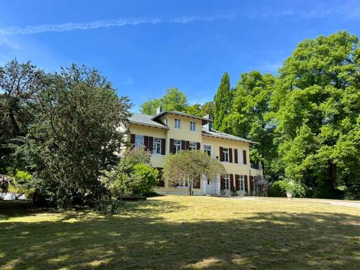 Herrenhaus zum Kauf provisionsfrei 2.850.000 € 21 Zimmer 788 m² 15.179 m² Grundstück Hamfelde 22929