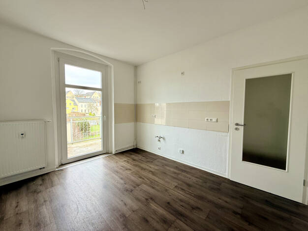 Wohnung zur Miete 261 € 2 Zimmer 50,5 m² 2. Geschoss frei ab sofort Röntgenstraße 7 Reusa Plauen 08529