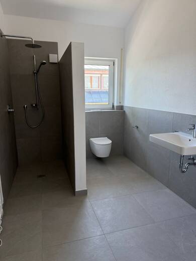 Wohnung zur Miete 1.120 € 3,5 Zimmer 62 m² Geschoss 1/1 Bad Endorf Bad Endorf 83093