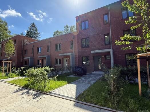 Reihenmittelhaus zur Miete - Erstbezug 1.956 € 5 Zimmer 120,4 m² frei ab 16.04.2027 Frieda-Reimann-Straße 5 Rissen Hamburg 22559
