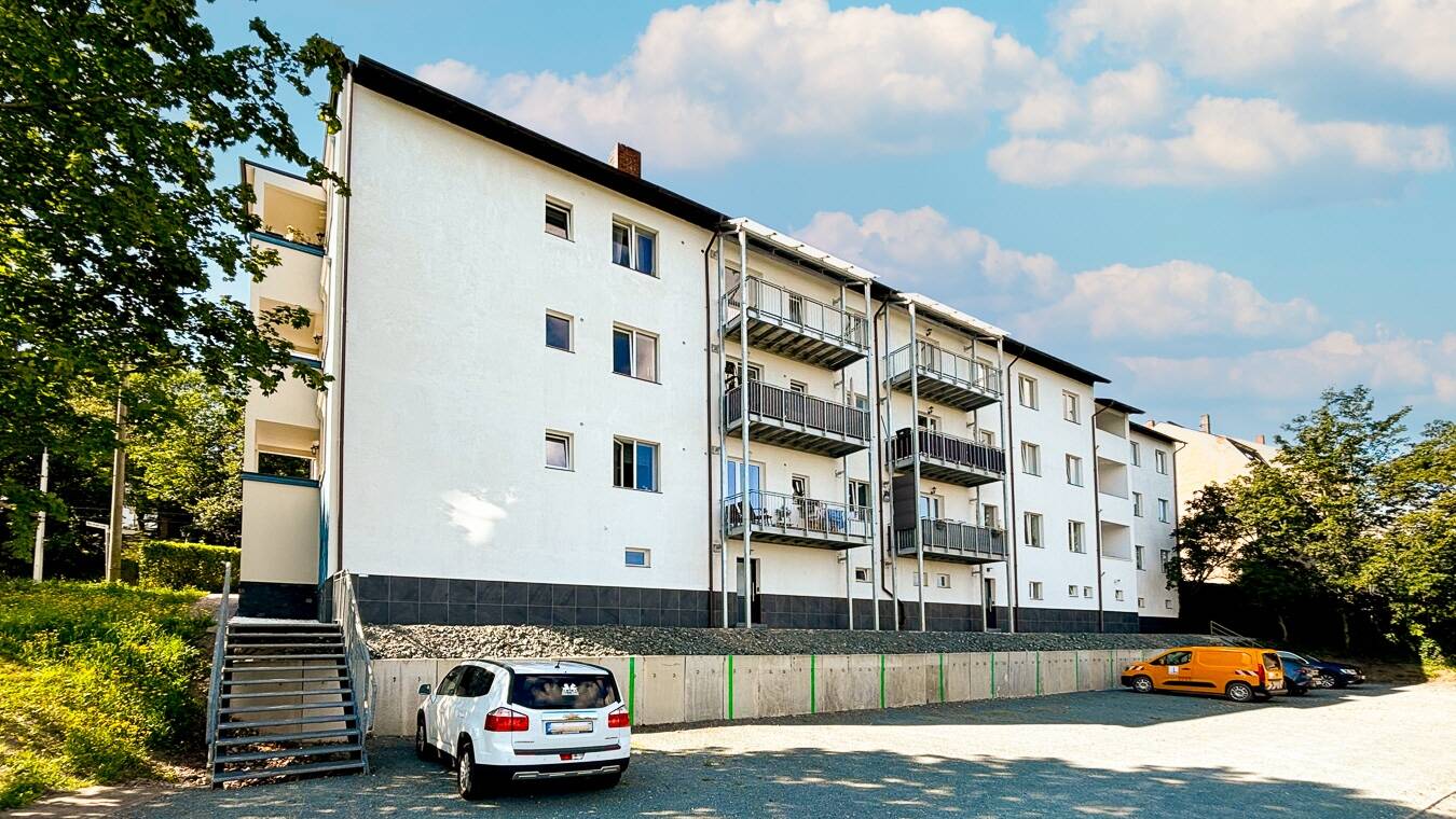 2023er Vollsanierung in guter Lage von Plauen-Vgtl.: 100% vermietetes MFH, Balkone, Stellplätze etc