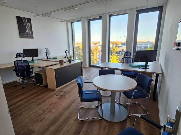 Bürofläche zur Miete provisionsfrei 2.050 € 44 m² Bürofläche Pelkovenstraße Moosach München 80992
