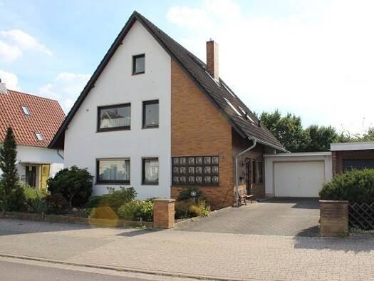 Einfamilienhaus zum Kauf 329.000 € 6 Zimmer 148,8 m² 692 m² Grundstück frei ab sofort Bustedt Bünde 32257