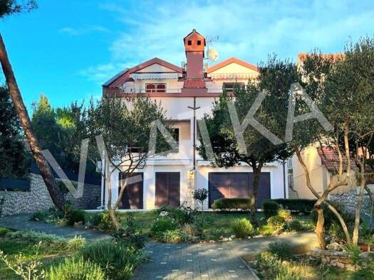 Haus zum Kauf 2.600.000 € 14 Zimmer 447 m² Mali Losinj