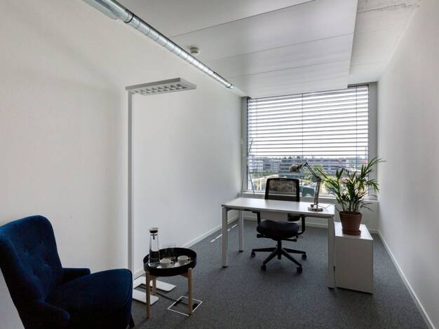Bürofläche zur Miete provisionsfrei 739 € 10 m² Bürofläche Rayskistraße Strehlen Ortsamtsbereich Prohlis 1219
