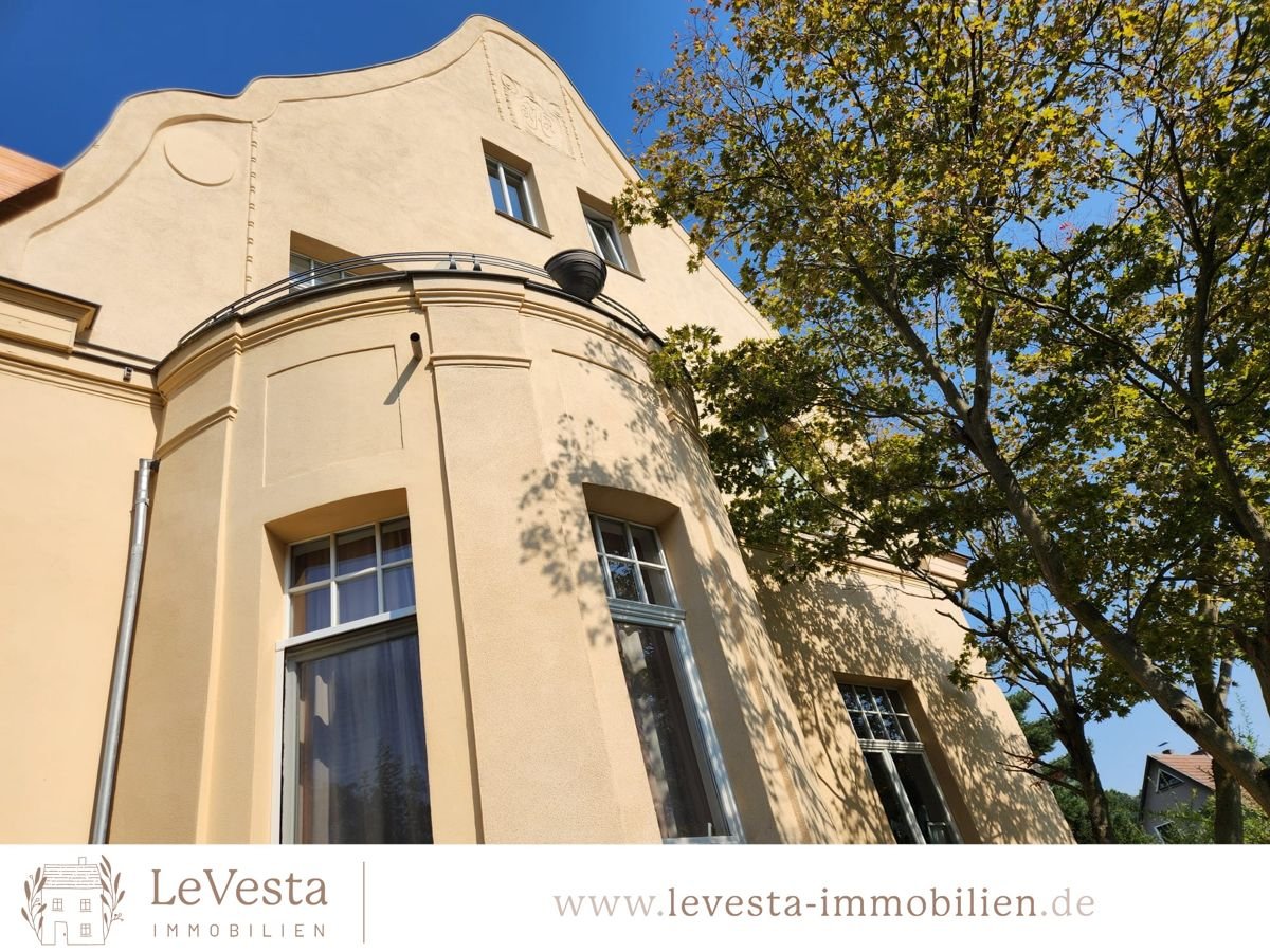 Villa zum Kauf 1.800.000 € 14 Zimmer 496,5 m²<br/>Wohnfläche 1.137 m²<br/>Grundstück Markkleeberg Markkleeberg 04416