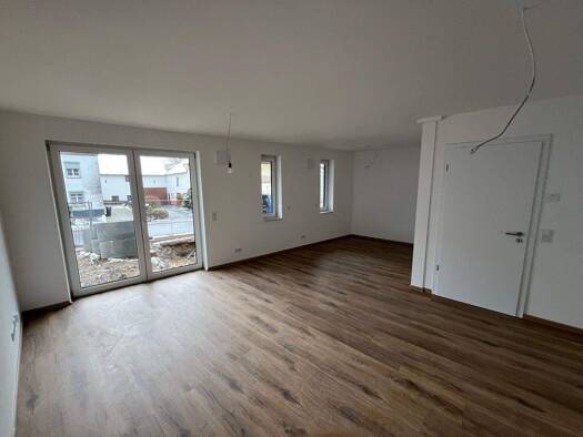 Wohnung zur Miete - Erstbezug 370 € 1 Zimmer 30,1 m² 3 Geschosse frei ab sofort Gusterath 54317