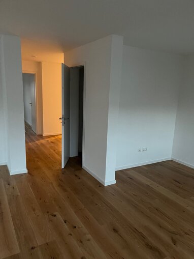 Wohnung zur Miete 910 € 3 Zimmer 83,2 m² frei ab sofort Buchenstr. 27 Hohenthann Hohenthann 84098