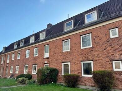 Wohnung zur Miete 314 € 2 Zimmer 37,5 m² Dachgeschoss, 2. Geschoss Am Margarethenhof 24 Rendsburg 24768