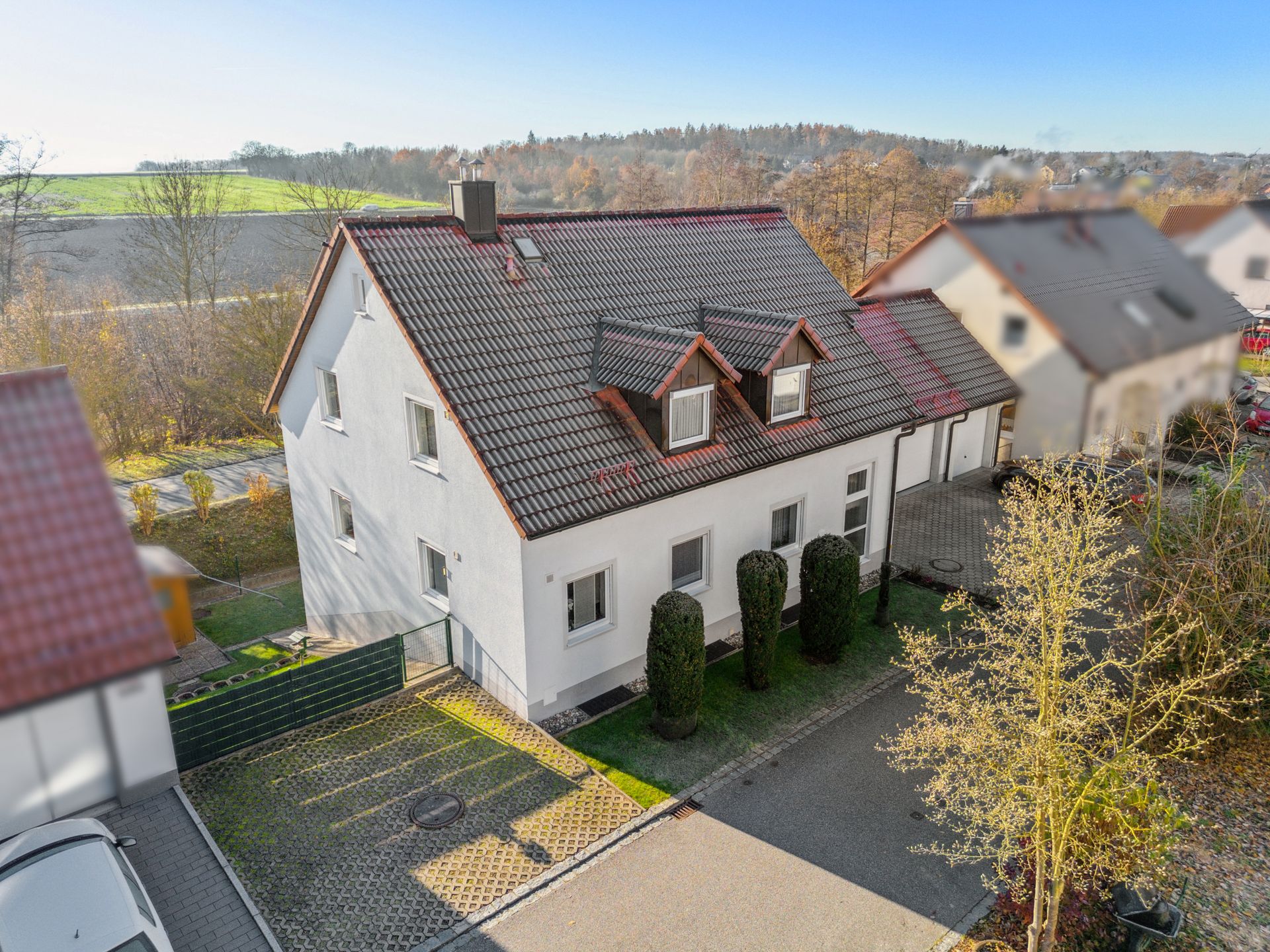 Mehrfamilienhaus zum Kauf 850.000 € 10 Zimmer 237 m²<br/>Wohnfläche 482 m²<br/>Grundstück 01.05.2025<br/>Verfügbarkeit Obertraubling Obertraubling 93083