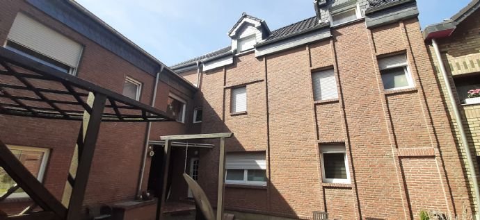 Mehrfamilienhaus zum Kauf als Kapitalanlage geeignet 650.000 € 12 Zimmer 355 m²<br/>Wohnfläche 724 m²<br/>Grundstück Kinzweiler Eschweiler 52249