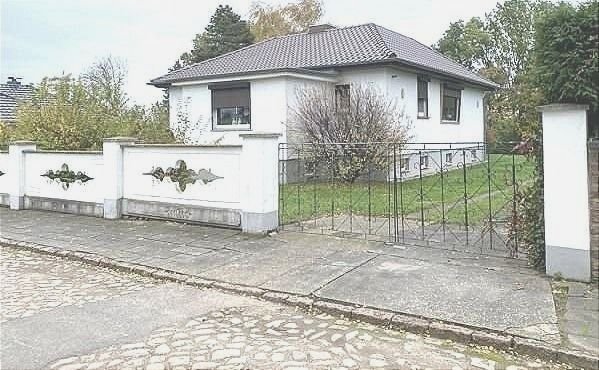 Einfamilienhaus zum Kauf 210.000 € 4 Zimmer 112 m²<br/>Wohnfläche 2.140 m²<br/>Grundstück ab sofort<br/>Verfügbarkeit Schafstädt Bad Lauchstädt 06246