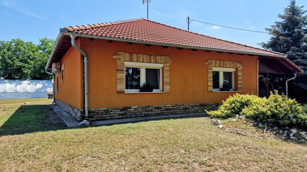 Bauernhof zum Kauf 299.000 € 131 m² 17.817 m² Grundstück Balotaszállás 6412