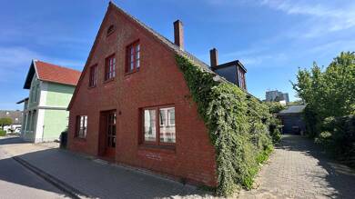 Einfamilienhaus zum Kauf 349.000 € 7,5 Zimmer 233 m² 467 m² Grundstück Uetersen 25436