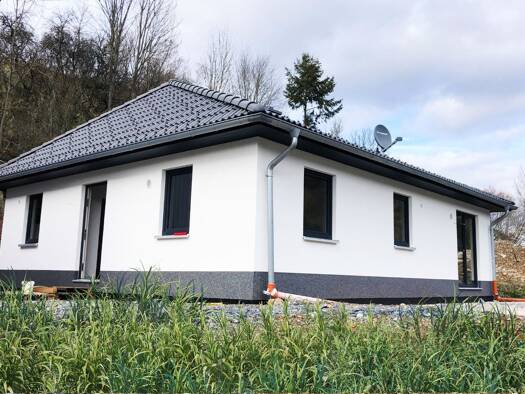 Bungalow zum Kauf 327.295 € 3 Zimmer 102 m² 669 m² Grundstück Bernsgrün Zeulenroda-Triebes 07937