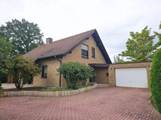 Einfamilienhaus zur Miete 1.500 € 7 Zimmer 207,2 m² 650 m² Grundstück frei ab sofort Werl 59457