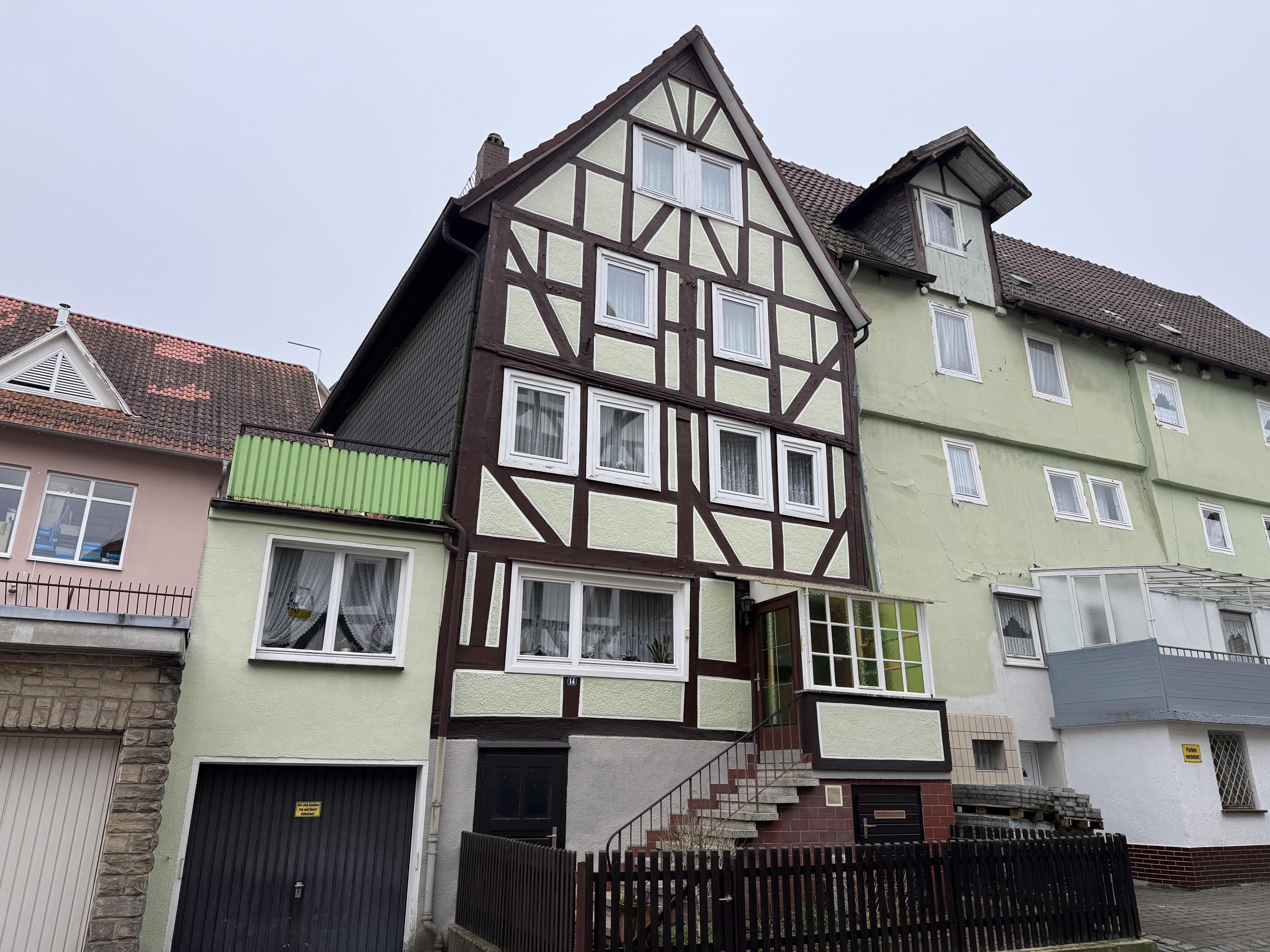 Einfamilienhaus zum Kauf 78.500 € 6 Zimmer 126 m²<br/>Wohnfläche 107 m²<br/>Grundstück Bad Wildungen Bad Wildungen 34537