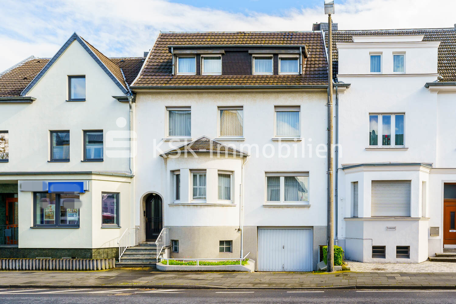 Mehrfamilienhaus zum Kauf 575.000 € 9 Zimmer 200 m²<br/>Wohnfläche 395 m²<br/>Grundstück Neu-Duisdorf Bonn 53123