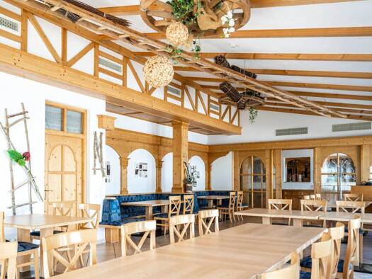 Hotel zum Kauf 1.150.000 € 16 Zimmer 7.107 m² Grundstück Donzdorf Donzdorf / Kuchalb 73072