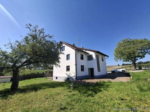 Einfamilienhaus zum Kauf 360.000 € 6 Zimmer 178 m² 1.217 m² Grundstück Niederhöcking Landau a.d.Isar 94405