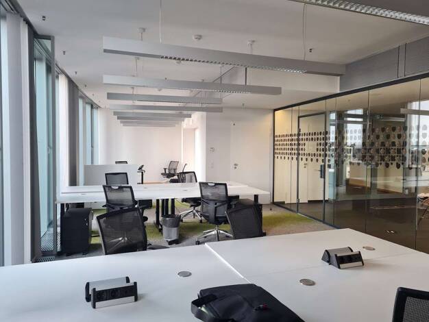 Bürofläche zur Miete provisionsfrei 52 m² Bürofläche teilbar ab 7 m² Baseler Straße 10 Gutleutviertel Frankfurt am Main 60329