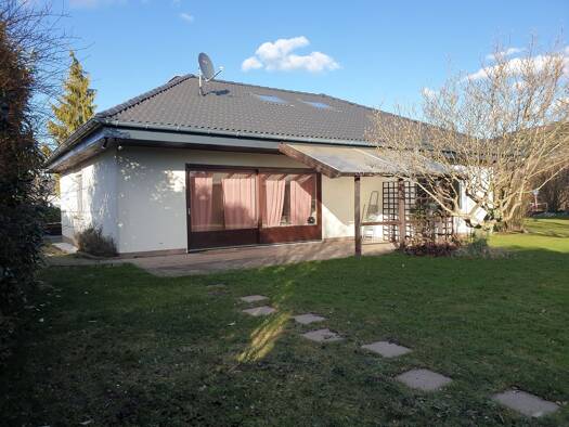 Einfamilienhaus zur Miete 2.375 € 7 Zimmer 170 m² 958 m² Grundstück frei ab sofort Glashütten 61479