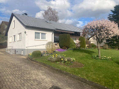 Einfamilienhaus zum Kauf provisionsfrei 480.000 € 7,5 Zimmer 180,4 m² 1.031 m² Grundstück frei ab sofort Bräunlingen Bräunlingen 78199