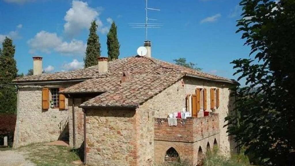 Einfamilienhaus zum Kauf 690.000 € 5 Zimmer 280 m² 30.000 m² Grundstück Sinalunga 53048