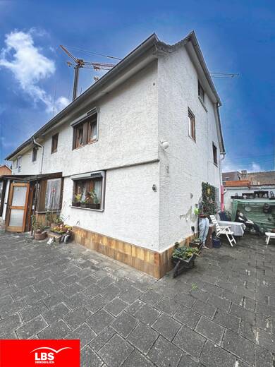 Doppelhaushälfte zum Kauf 268.000 € 4 Zimmer 103 m² 299 m² Grundstück frei ab sofort Klein-Auheim Hanau 63456