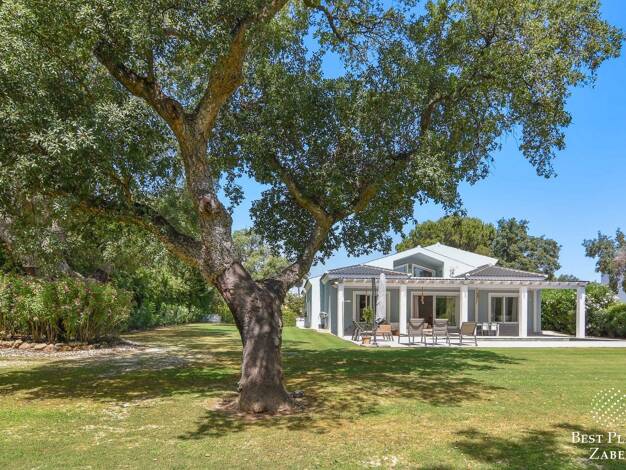Villa zum Kauf provisionsfrei 1.485.000 € 5 Zimmer 310 m² 2.052 m² Grundstück Sotogrande