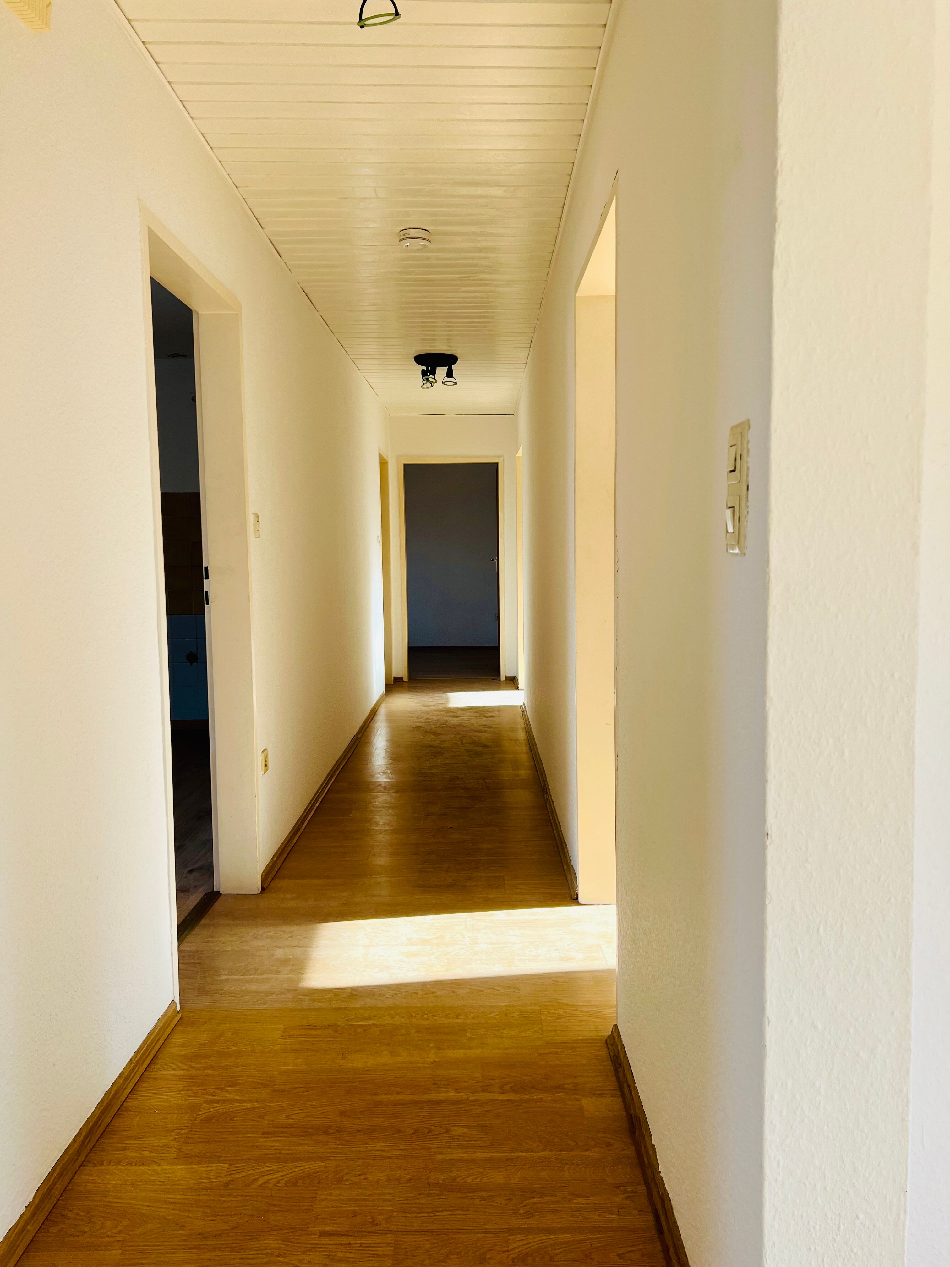 Wohnung zur Miete 1.000 € 5 Zimmer 111 m²<br/>Wohnfläche ab sofort<br/>Verfügbarkeit Weiherhof Zirndorf 90513