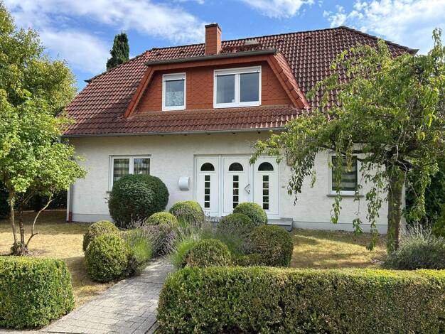 Einfamilienhaus zum Kauf 430.000 € 6 Zimmer 167,4 m² 693 m² Grundstück Fritzlar Fritzlar 34560